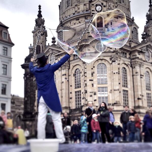 DresdenART's tweet photo. Vor dem @Verkehrsmuseum Dresden ist es magisch! Das JOHANNEUM hat geöffnet. Heute ist #IMT14 Programm. Eintritt frei! http://t.co/FsmWcGgjFL