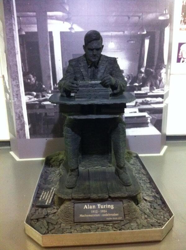 BedfordNetwork's tweet image. Slate statue of #AlanTuring at the #amazing @bletchleypark just up rd from #bedford