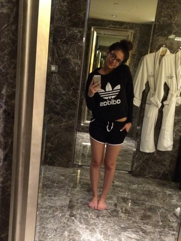 BethanyMota's tweet photo. Comfy comfy comfy 💋 http://t.co/itkaADkscI