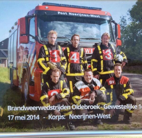 kuilenburg_7's tweet photo. Gefeliciteerd #Neerijnen west. http://t.co/NG6DI1RflD
