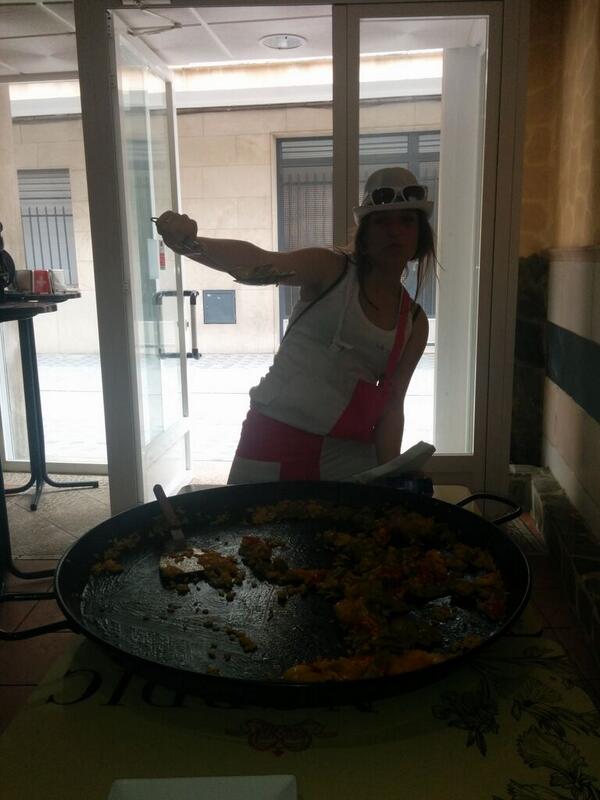 LaTrieka_'s tweet photo. La paella pa mi !!! 💜💜💜👌👌👌👌 http://t.co/7pnJ7kWNIZ