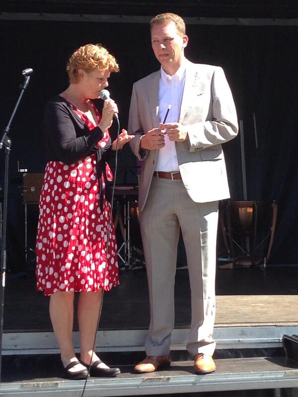 De nieuwe wethouder cultuur <a href="/Erik/">erik</a> Lievers krijgt stokje aangereikt, met verzoek om goed te blijven investeren de #wak