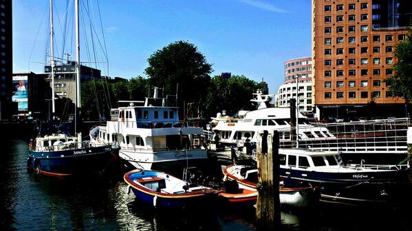 Werken <a href="/Stride6ft8/">Stride 6ft8</a> in hartje centrum Rotterdam en dan dit als mijn view! love it, enjoy the sun today!