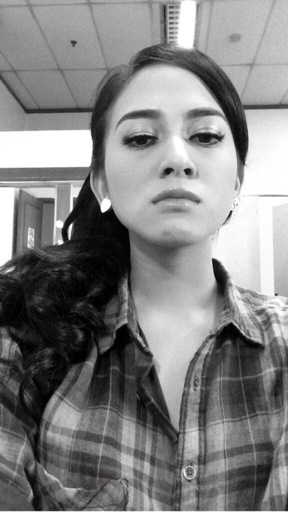 NinaZatulini's tweet photo. pgn aja muka manyun... :p http://t.co/T9U8J6P3WF