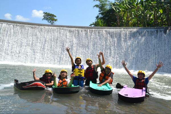 pasmajariver's tweet photo. Matur tengkyu teman2 JKT-48 Garis Keras atas kebersamaannya http://t.co/pRPN6hxn3x