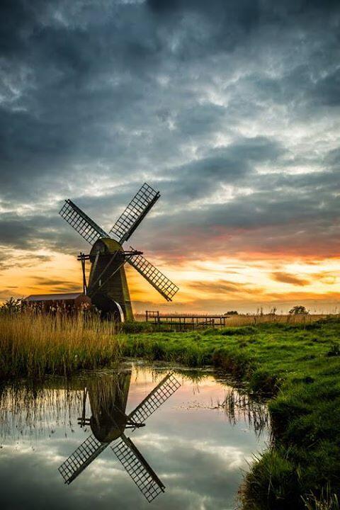 opajdara's tweet image. Herringfleet - Justin Morgenstern Photography ift.tt/1gd8QFQ Norfolk, England. #windmill #windpump #ref...