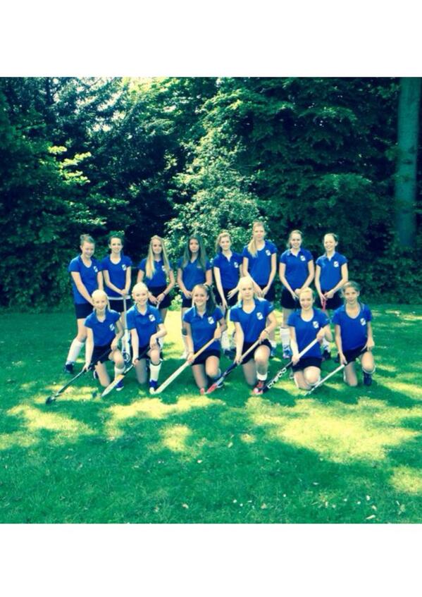 fleuralmelox's tweet photo. I'm gonna miss them so much.. 😔😪💖💙 http://t.co/vvlMc2t8nG