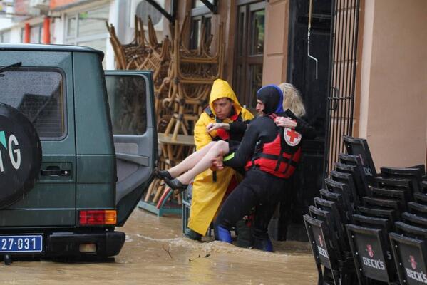 rodekorsnorge's tweet photo. @rodekorsnorge starter innsamling for flomrammede på #balkan http://t.co/JVQHV0OohP #Balkanfloods http://t.co/E7WcFzIOmh