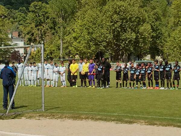gifcup's tweet photo. Présentation des 2 équipes finalistes. Bernard Diomède donnera le coup d'envoi ! #Inter #Paris http://t.co/cWGGcxe8JV