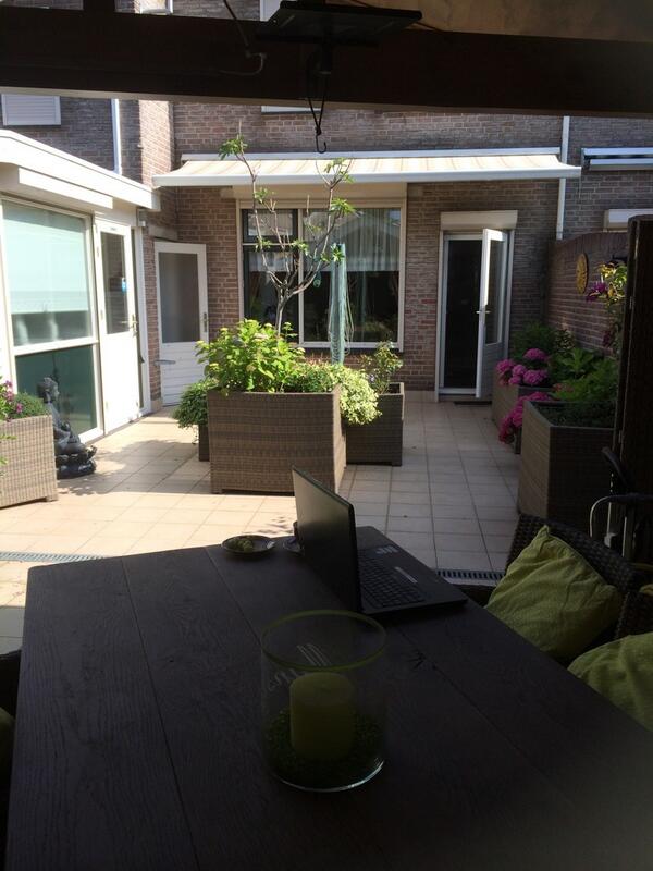 HeidyGepkens's tweet photo. Ik kan me echt slechtere locaties bedenken om mijn huiswerk van @HNWinkelen te maken. http://t.co/LzVvUOGS3X
