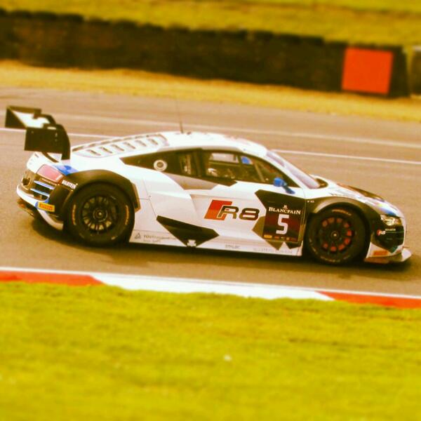 t_foreman's tweet photo. Audi R8 @BlancpainGT  round druids @Brands_Hatch with glowing front brake disks #hardbreaking http://t.co/BAQilNKBwt