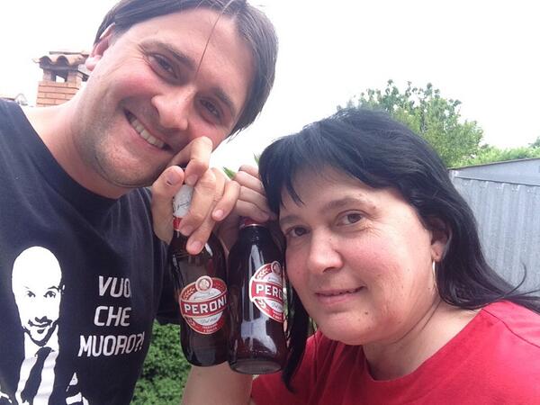 andreamm85's tweet photo. Brindisi con mamma e #cuoreperoni http://t.co/YYt4M5wIv8