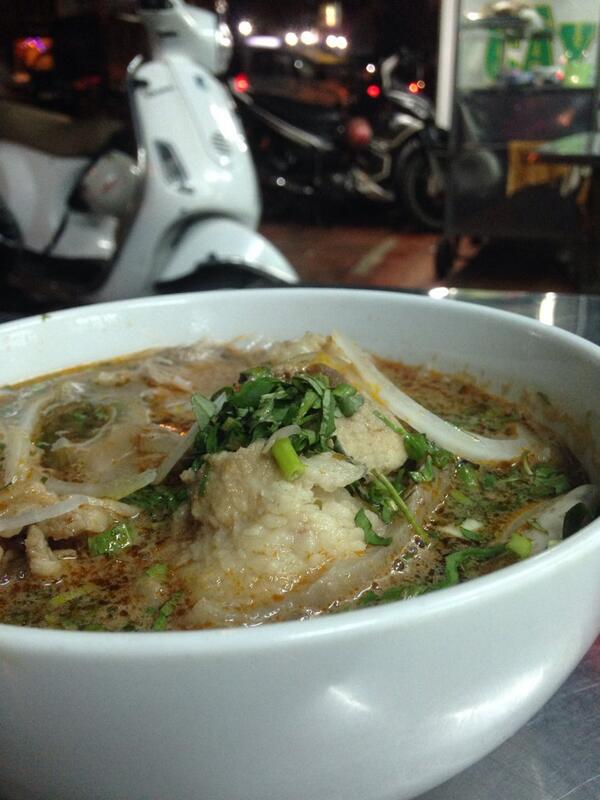 Super_manman's tweet photo. Bún bò câu xanh, nhớ không http://t.co/7XxyyT3deq