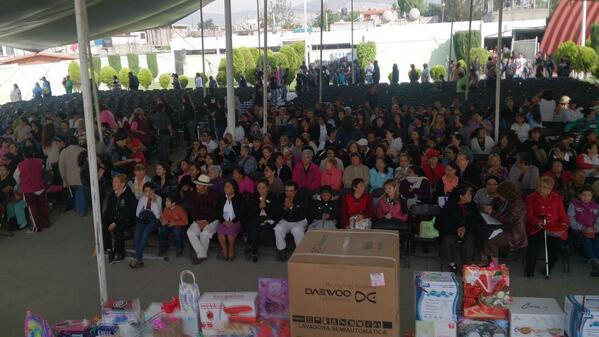 JoseAlfredoTH's tweet photo. Ya está dando inicio nuestro Gran Festival del Día de las Madres, los esperamos. http://t.co/TysejH9WbR