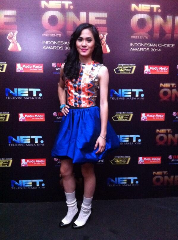 BellaRosiana's tweet image. RT @netmediatama: Ini dia host @breakoutnet @sherylsheinafia #NET_ONE #HUT_NET