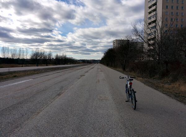 Gary_The_Duck's tweet photo. @KristerIsaksson @psyklisk Kan detta då vara Sveriges bredaste? ;) Nu snackar vi cykelmotorväg! http://t.co/GrKFX8Eh1k