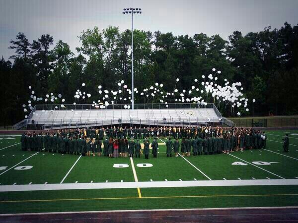 MaDresTarot's tweet image. Whenever a student my age passes away my heart hurts praying for my friends at Blessed Trinity #RIPVal #BT #family