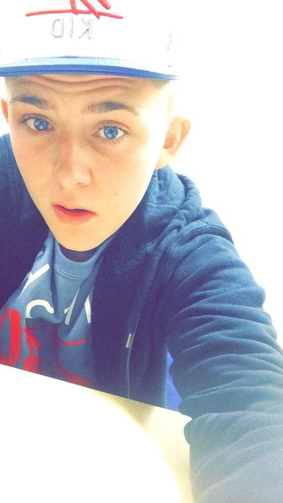 nickymcdonald1's tweet image. Chilling backstage before tonight show and also got all my new @FRESHEGOKIDLTD stuff on #LOVEIT