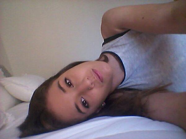 Elenaasc's tweet photo. Antes de dormir. Recordar tu olor , sentirlo conmigo ♣ http://t.co/xUalxn3FQO
