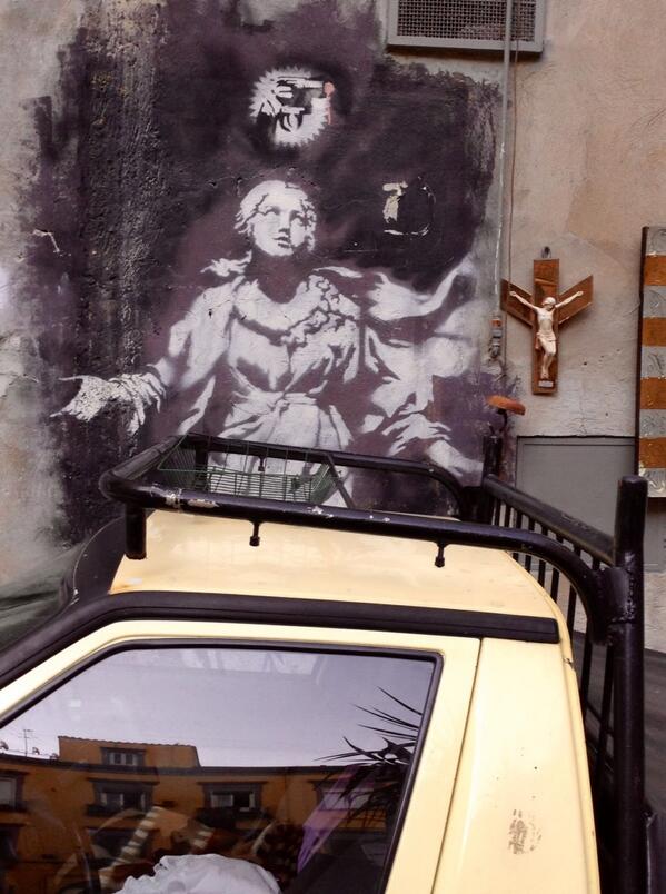 semprecontro's tweet image. RT @KatiaSignorini: Nella nostra vita come se non avesse valore, cosa è sacro? #banski #Napoli #streetart