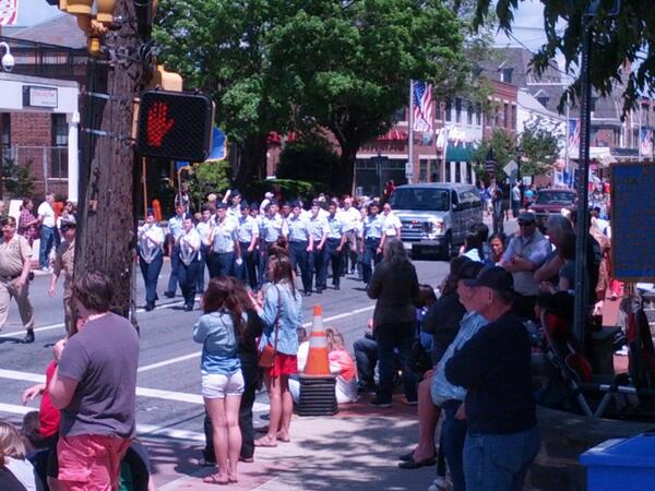 StuMarkham's tweet photo. Beautiful day for a parade http://t.co/qRs6aXGthW