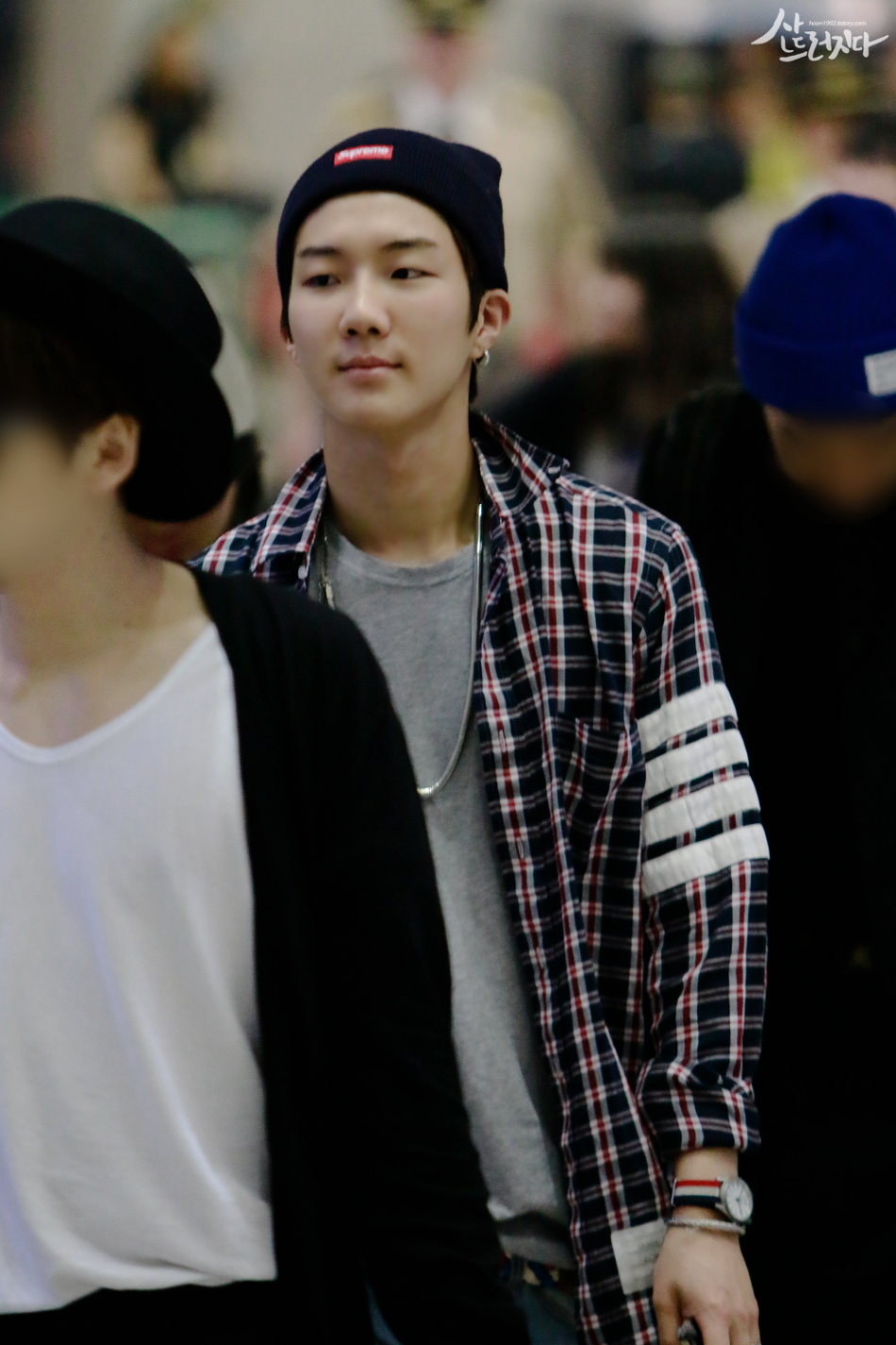 Bn8C2gYIUAIpx0S.png:large