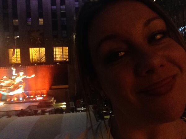 ShannonHollyVO's tweet photo. Can you see the love? #FallonFun http://t.co/P31FEH5fB3