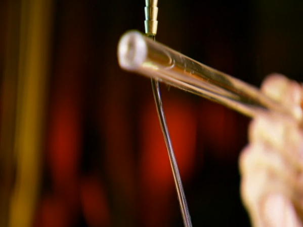 ScienceChannel's tweet photo. .@KariByron has the ability to bend water (and so do you!) Watch >> http://t.co/Vp8sFVEtmp #SCI2 http://t.co/0NNpTAhktW