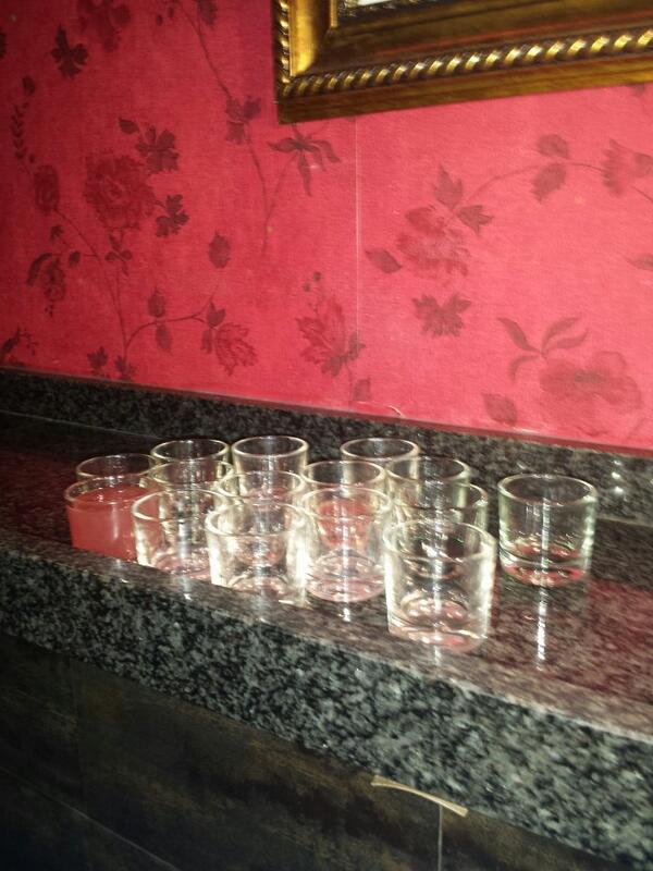 cristy_gome's tweet photo. @eyestlays @Bln_ag @LauraTerroba  ESTOS CHUPITOS NO SON NUESTROS##chicaaa♡♡♡#@ http://t.co/YKqloFWBYu