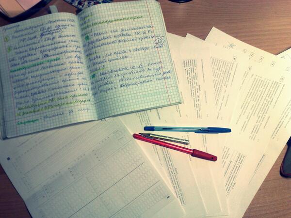 Saaasha17's tweet photo. 23:28 ЕГЭ. Общ-во. настало твоё время! ) http://t.co/ycsKCvStp5