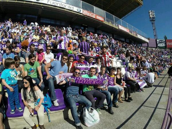Elenariv95's tweet photo. A pesar de todo, buena tarde de futbol. http://t.co/G5Jpuyjs1O