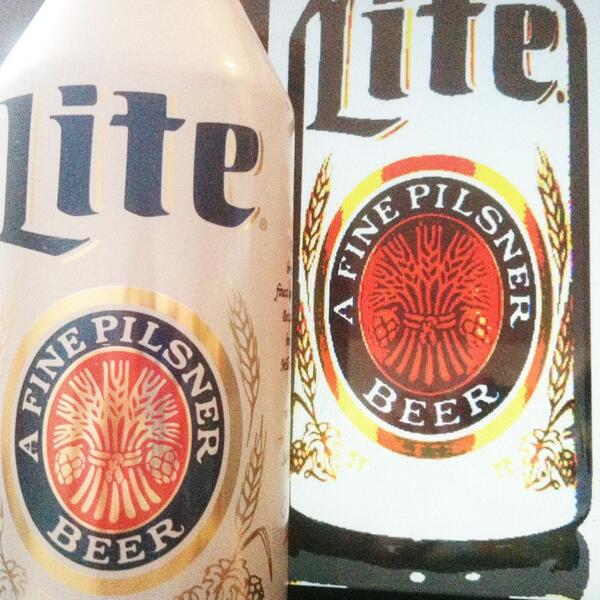 8bitbilly's tweet photo. 8 bit beer #ItsMillerTime http://t.co/qUs24SzLci
