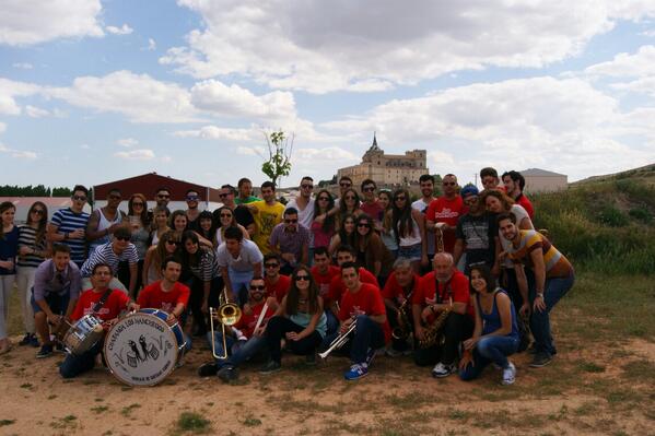 nnlirio's tweet photo. ESTE ES MI SITIO Y ESTA ES MI GENTE!Grandisimo cumpleaños,y grandisimas las personas que lo hicieron posible! http://t.co/KqvFIPHX40