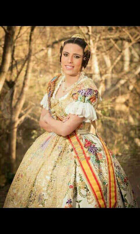 Candidata a Reina de Borriana per al exercici 2015. <a href="/Yleniiapastor/">yle *</a> ESTEM AMB TÚ!! :)