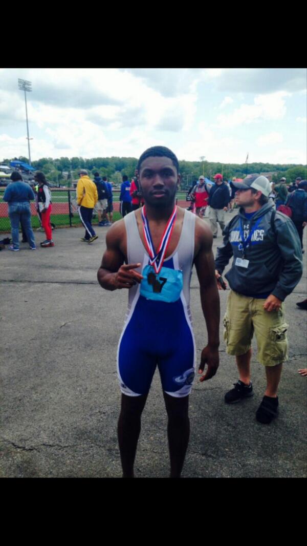 Jeff_DeVaughn's tweet image. Two medals at Districts on to States now #StateRun