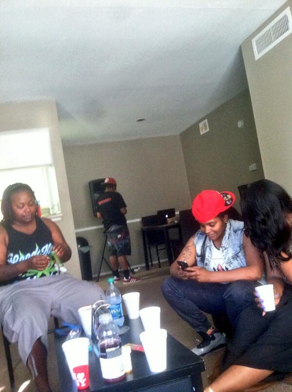 GUCH_SSE's tweet photo. Fwm the turn up is real http://t.co/Icoc5yoLFP