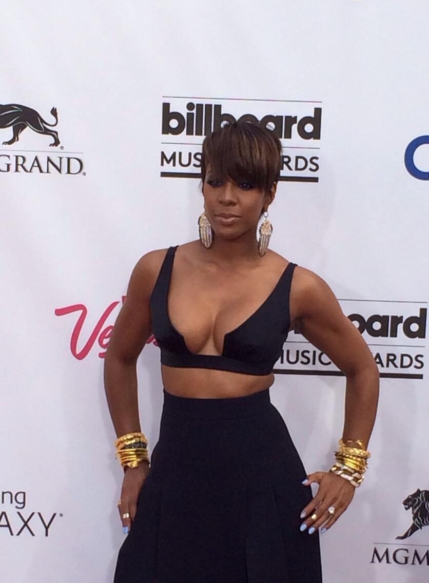  NEWS sobre Kelly Rowland [III]  - Página 15 Bn9MAwiIcAAGyJz