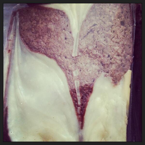 petitecanard's tweet photo. El domingo no pudo acabar mejor al lado de mi esposo amado @marayas y un delicioso @bbrownie #felicidad http://t.co/3Q4IcPbv2Q