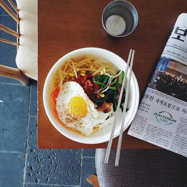 inijie's tweet photo. #CeritaKorea Morning from Jeju! Sarapan Bibimbap biar sah udah ke Korea :) #TopMarkotops... http://t.co/KPNkvR5P3a http://t.co/tnoKigKBQz