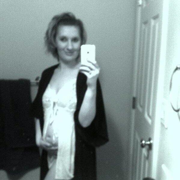noneunoindianjo's tweet photo. @ShustineM1 #wifey #babymama #lovebug http://t.co/Pb8hRDFywI