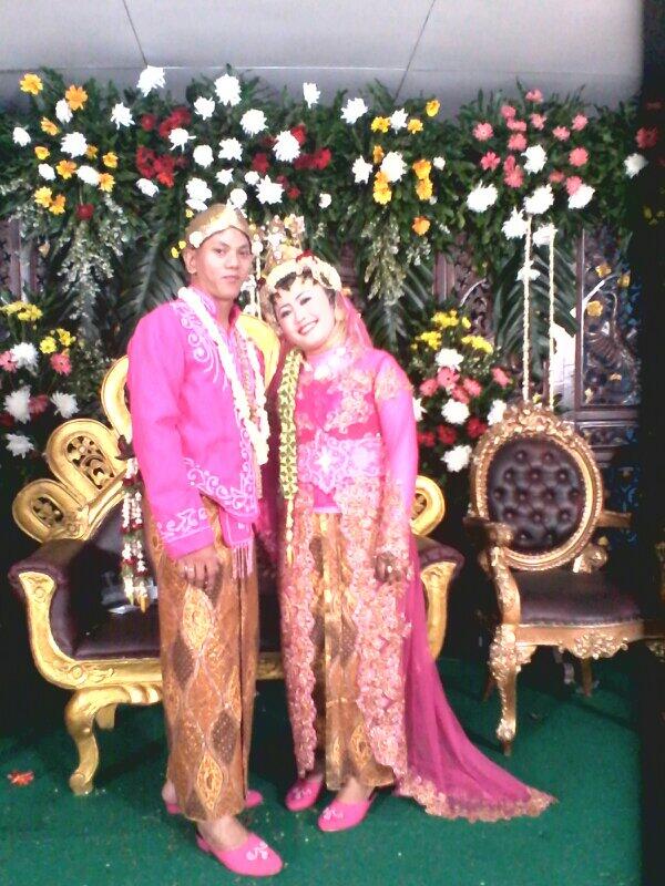 pichelly's tweet photo. Qu makmum mu sampai maut memisahkan ... insya allah :) @RizkyAIskandar http://t.co/7jGa5WeVuO