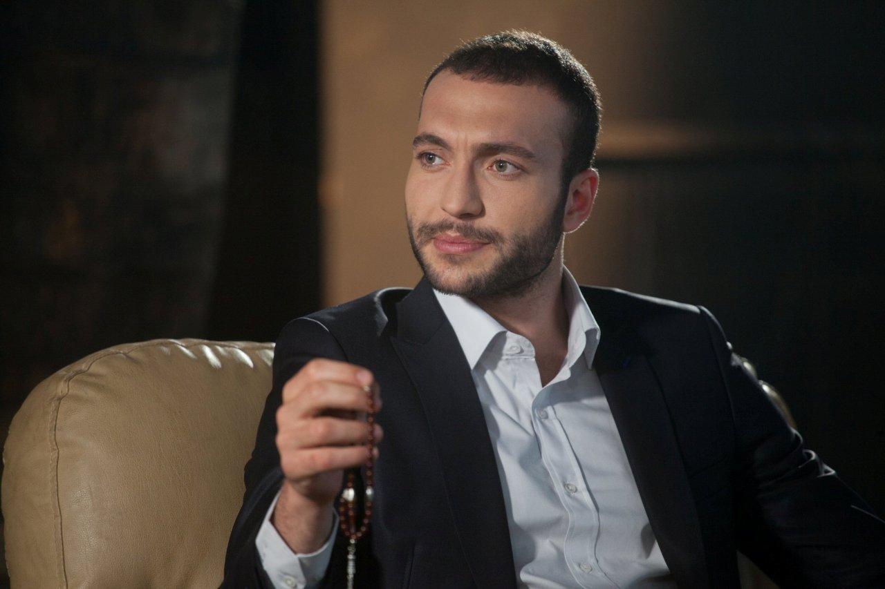 BnA-ffcCEAANF9a.jpg:large