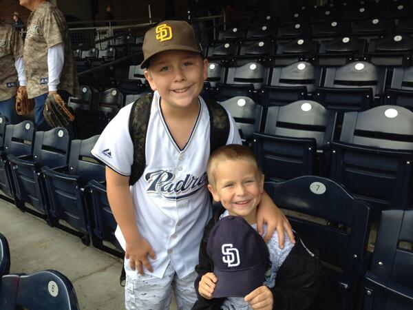 Mbradym100's tweet photo. #sdfanphoto http://t.co/h8gkumLy3r