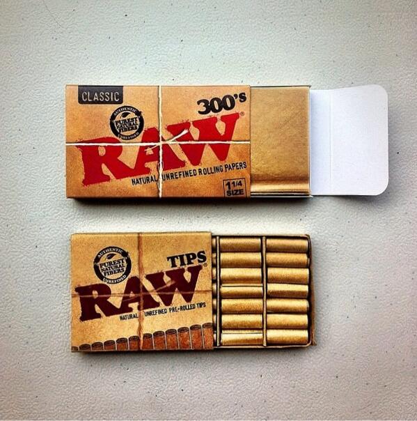 RAWLIFE247's tweet photo. What are you rolling up tonight?!
1 1/4" Classic + Pre-Rolled Tips!
#rawlife #300s #prerolledtips #rawtips #natural http://t.co/pbjByxRlce