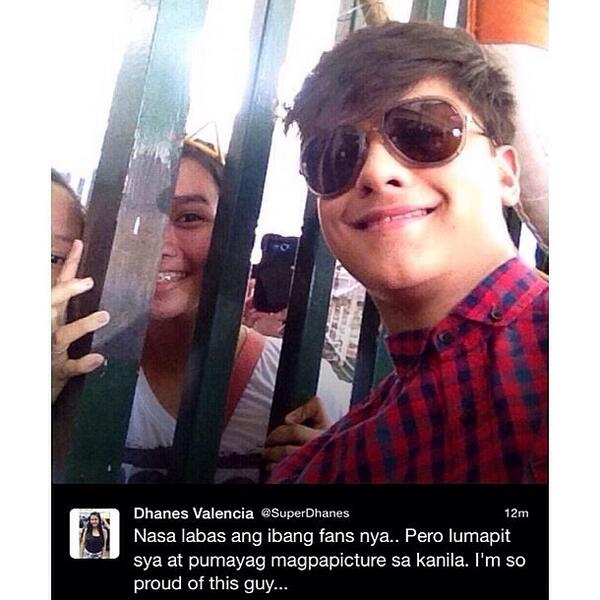 KNScoopers's tweet photo. Ang bait nya talaga. Kaya lalo akong naiinlove sa kanya eh. 💕 http://t.co/3DdBuGhLgU © -mariah