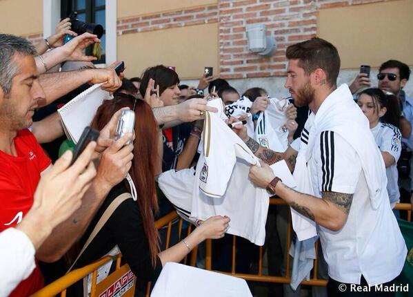 realmadrid_th's tweet photo. เซร์คิโอ รามอส ณ บายาโดลิด http://t.co/wAVcPHgZQk