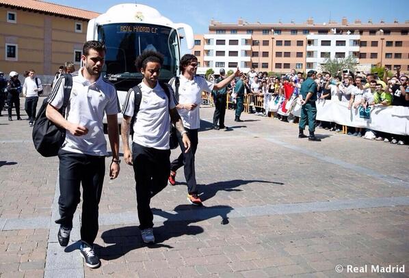 realmadrid_th's tweet photo. นาโซ่, มาร์เซโล และ เปเป้ ณ บายาโดลิด http://t.co/2vVHLasX8d