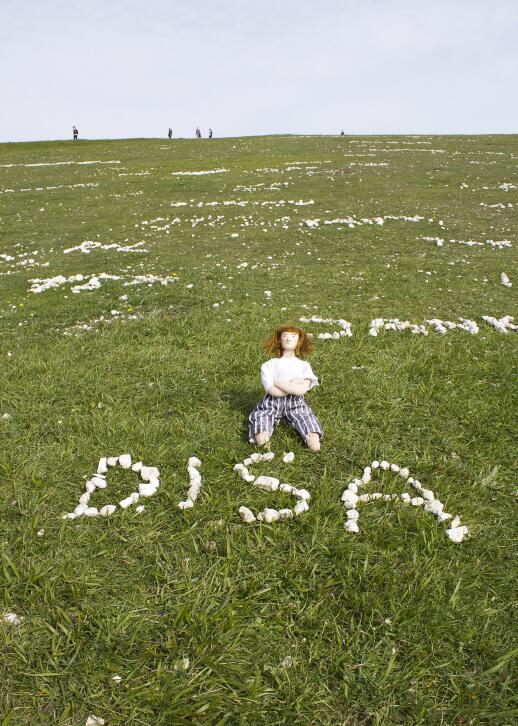 Found some people even smaller than me. I think I'm their queen now?