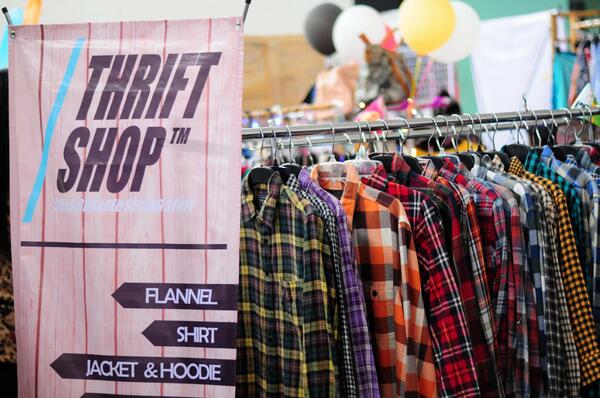 gs_mhyrtus's tweet photo. want flannel? welcome to the sea of flannel with @THRIFTSHOP2nd. enjoy! :* http://t.co/6Agf3z8Gdh