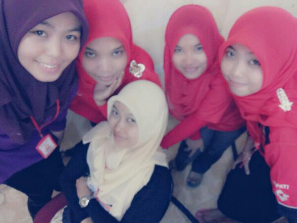 Selfi bareng versi Mata Nguantuuuk <a href="/Telkomsel/">Telkomsel</a> #lookatme